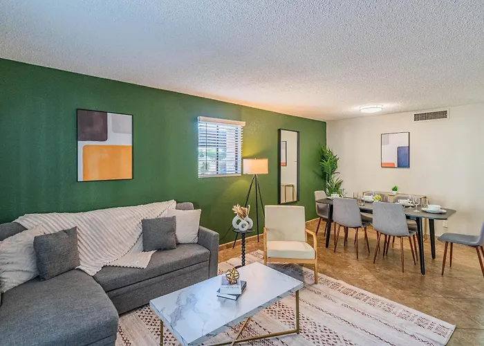 Apartment Near Casino Pool Gym Balcony Parking Washer Dryer