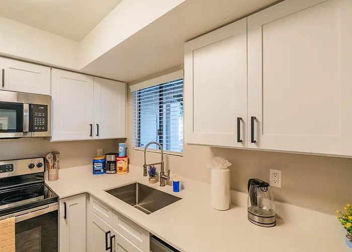 Near Casino Pool Gym Balcony Parking Washer Dryer Apartment