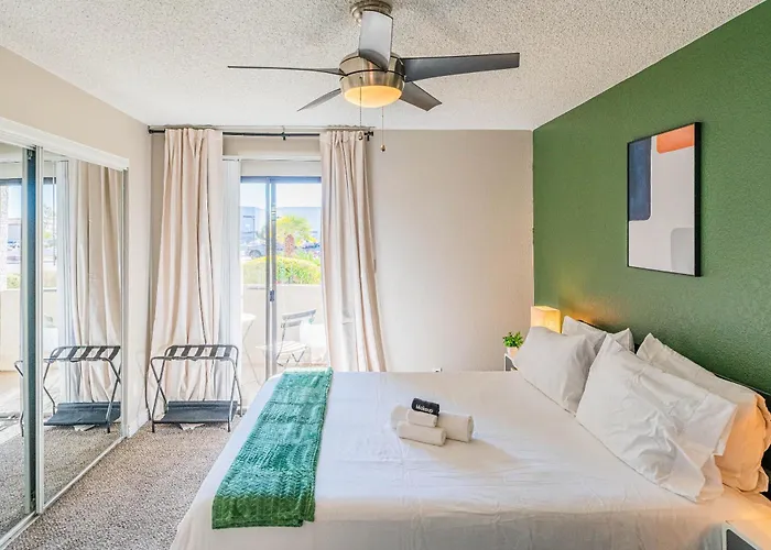 Near Casino Pool Gym Balcony Parking Washer Dryer Apartment *