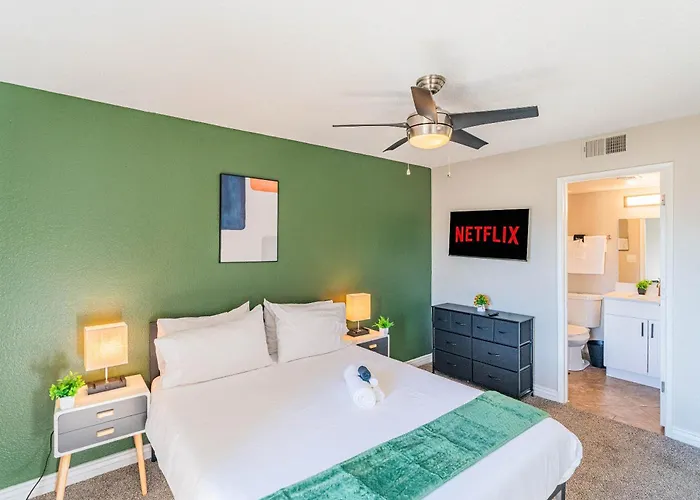 Apartment Near Casino Pool Gym Balcony Parking Washer Dryer *