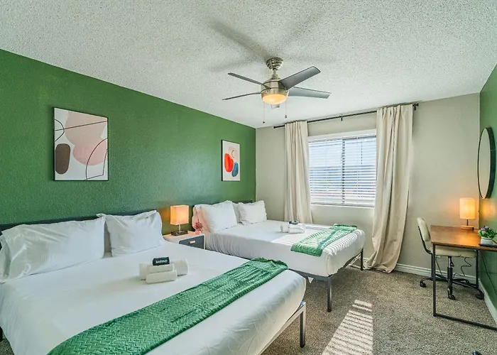 Apartment Near Casino Pool Gym Balcony Parking Washer Dryer Scottsdale
