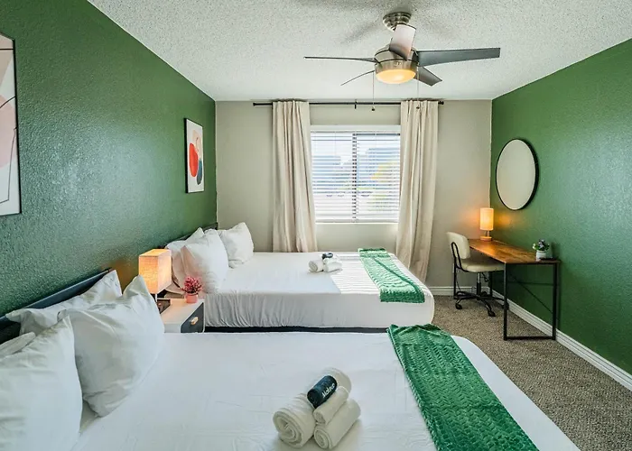Apartment Near Casino Pool Gym Balcony Parking Washer Dryer Scottsdale