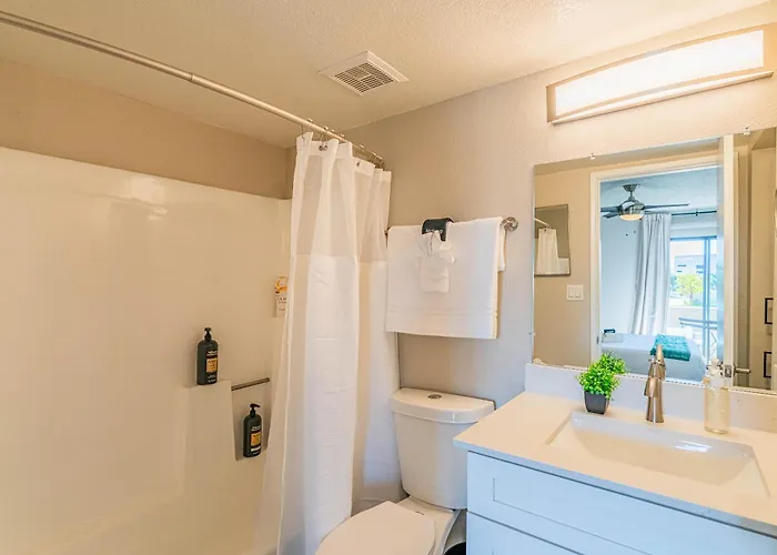 Near Casino Pool Gym Balcony Parking Washer Dryer Apartment